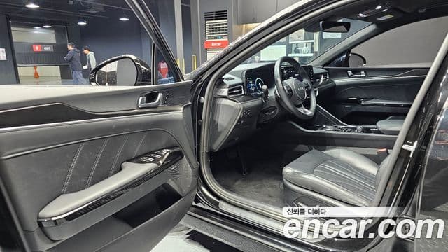 Kia K5 3세대 Signature, 2023 11