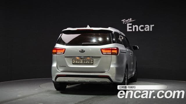 Kia All New Carnival Luxury, 2016 4