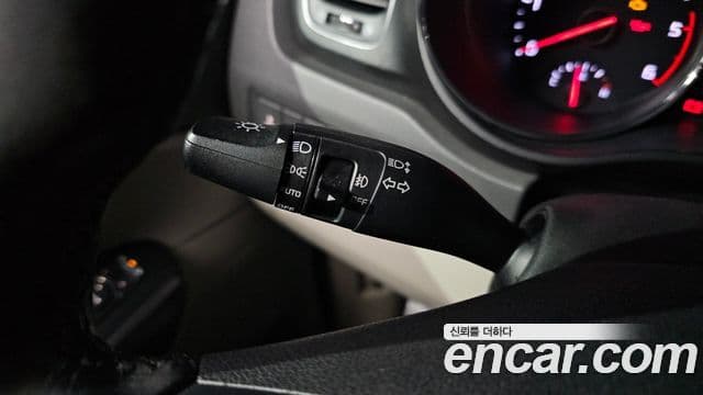 Kia All New Carnival Luxury, 2016 17