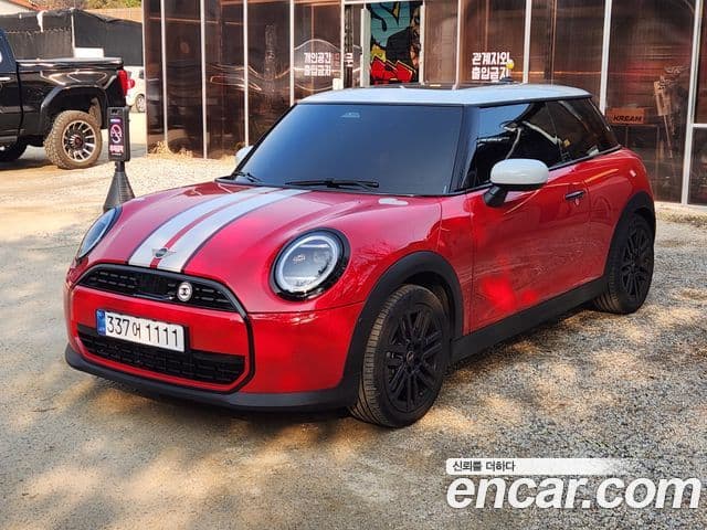 Mini Cooper C 4세대 Classic, 2025 1