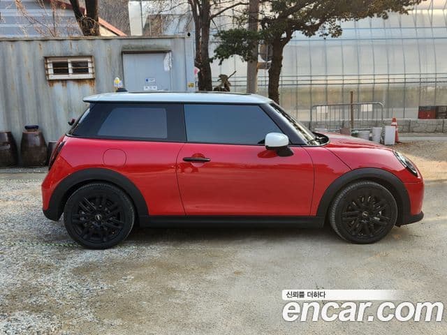 Mini Cooper C 4세대 Classic, 2025 7