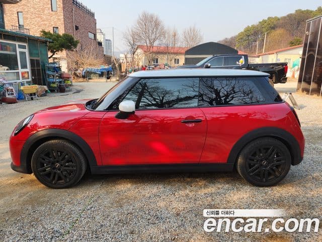 Mini Cooper C 4세대 Classic, 2025 8