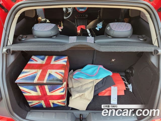 Mini Cooper C 4세대 Classic, 2025 16