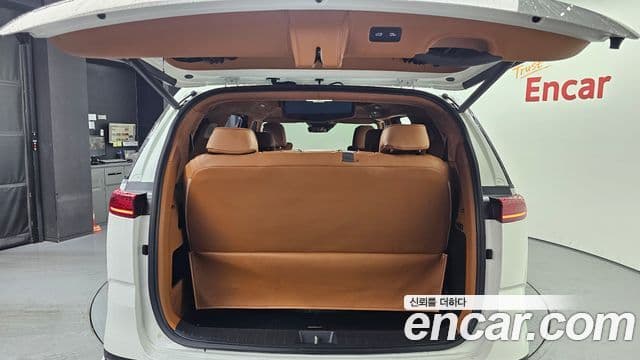 Kia Carnival 4세대 9인승 High Limousine(компания по спецнадстройкам), 2023 20