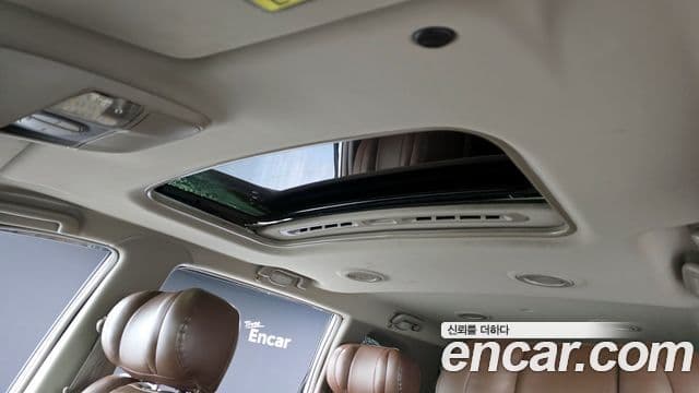 KG모빌리티(SsangYong) Korando 투리스모 4WD RT 11인승, 2014 18