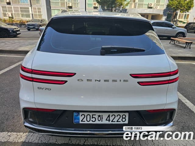 Genesis GV70, 2025 9