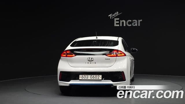 Hyundai Ioniq гибрид Plus, 2016 4