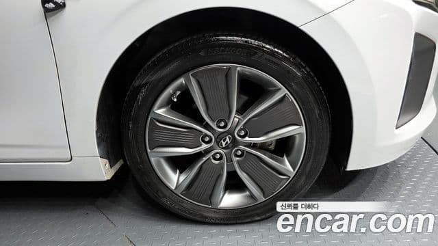 Hyundai Ioniq гибрид Plus, 2016 все фото