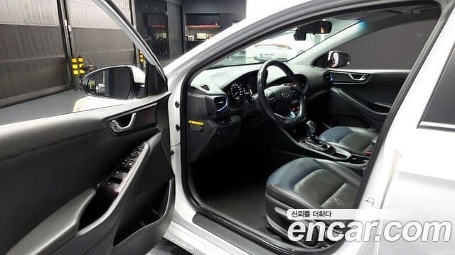 Hyundai Ioniq гибрид Plus, 2016 10