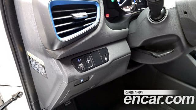 Hyundai Ioniq гибрид Plus, 2016 18