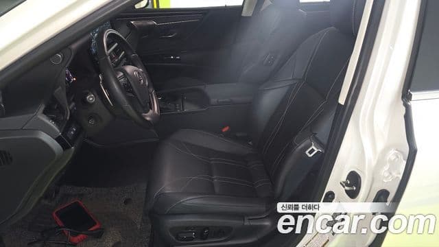 Lexus ES300h 7세대 Executive, 2025 все фото