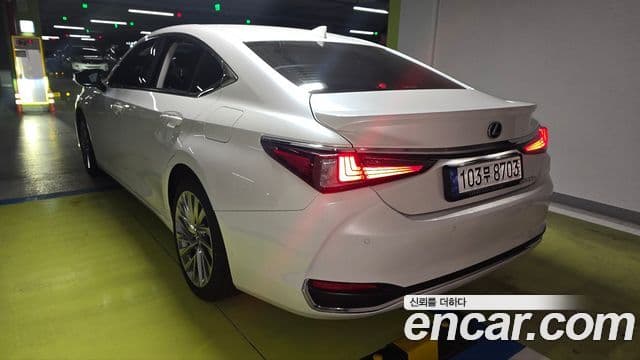 Lexus ES300h 7세대 Executive, 2025 8