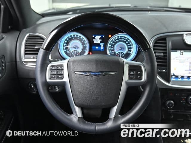 크라이슬러 The / новый New 300C, 2013 13