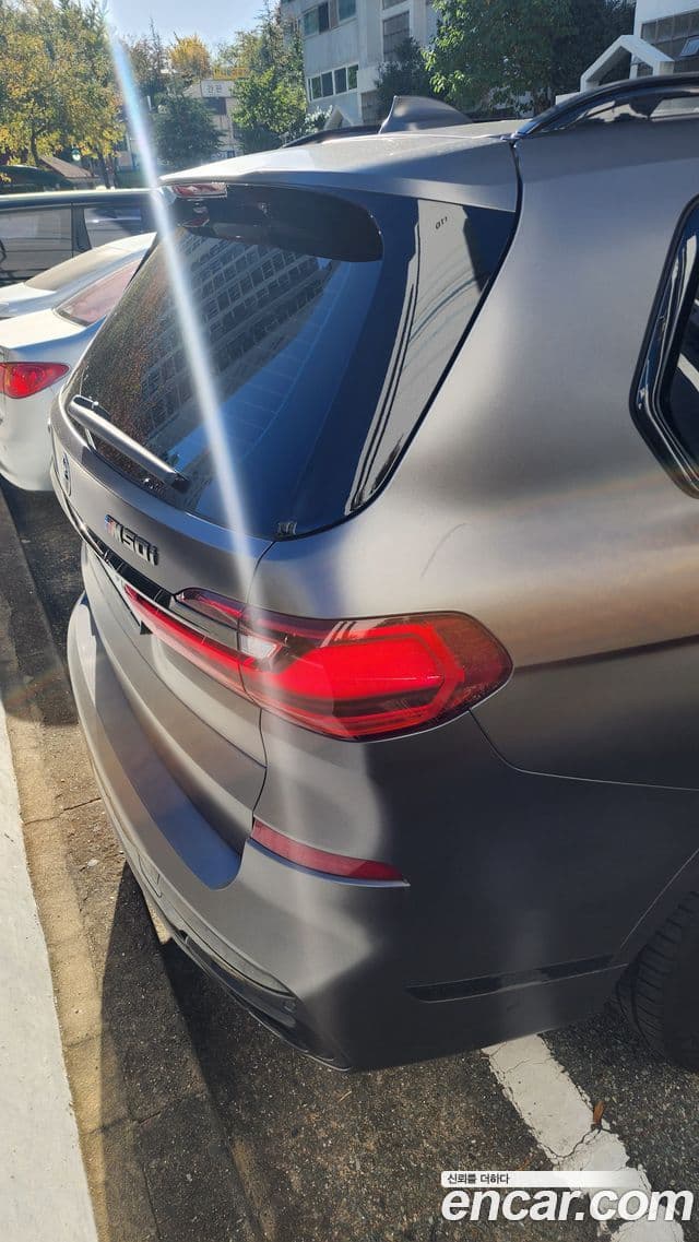 BMW X7 (G07) M50i Dark Shadow Edition 6인승, 2021 4