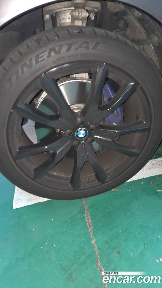 BMW X7 (G07) M50i Dark Shadow Edition 6인승, 2021 9