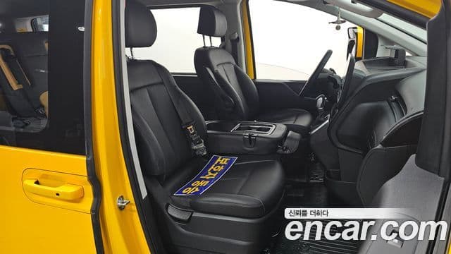 Hyundai Staria 15인승, 2024 10