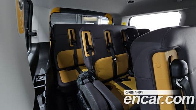 Hyundai Staria 15인승, 2024 13