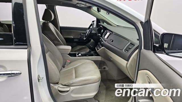 Kia All New Carnival Prestige, 2015 11