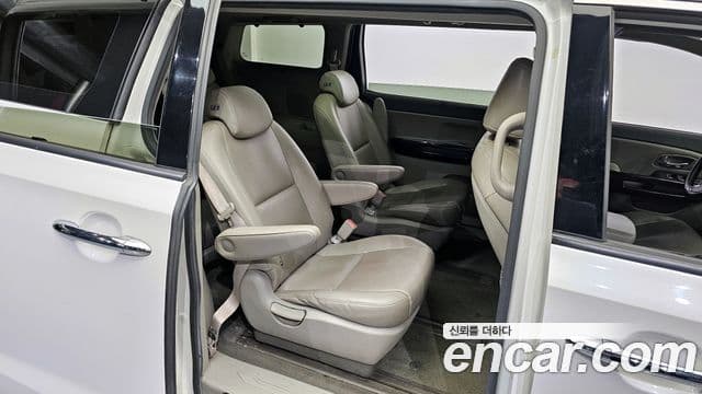 Kia All New Carnival Prestige, 2015 12
