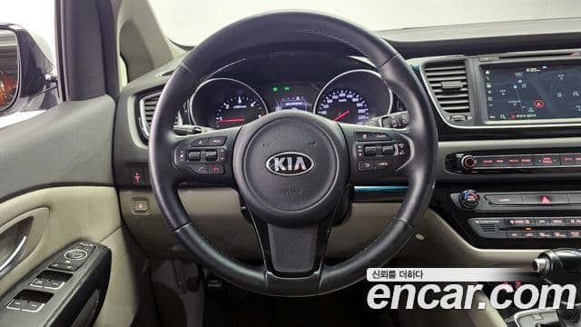Kia All New Carnival Prestige, 2015 13