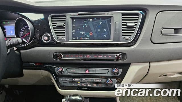 Kia All New Carnival Prestige, 2015 14