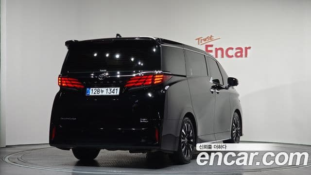 Toyota Alphard 4세대 2.5 HEV Executive AWD, 2025 2