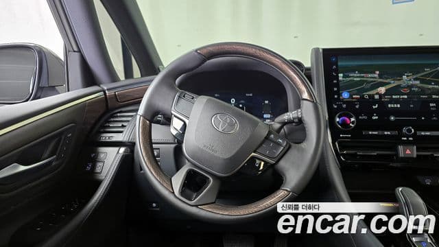 Toyota Alphard 4세대 2.5 HEV Executive AWD, 2025 14