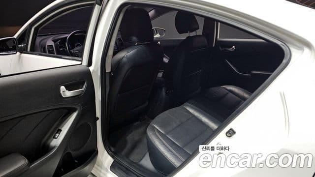 Kia K3 Trendy, 2015 11