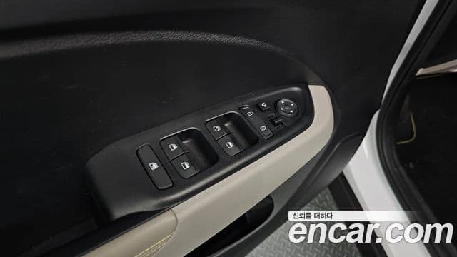 Hyundai Venue 1.6 Flux, 2023 17