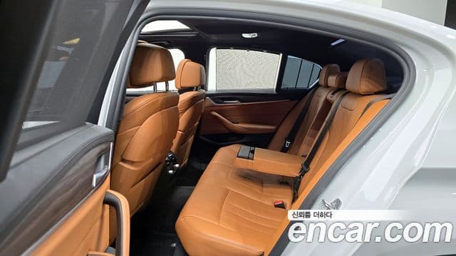 BMW 5시리즈 (G30) 520d xDrive M Sport Plus, 2017 12