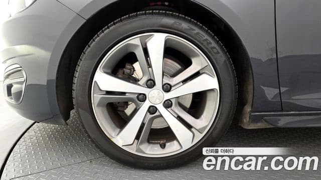 Peugeot 308 2세대 2.0 BlueHDi GT Line, 2017 все фото