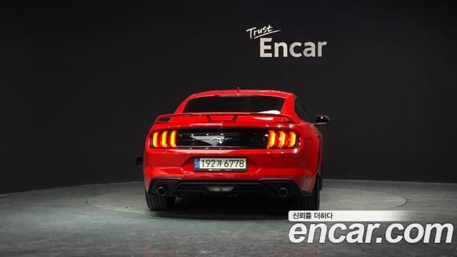 Ford Mustang купе, 2021 4