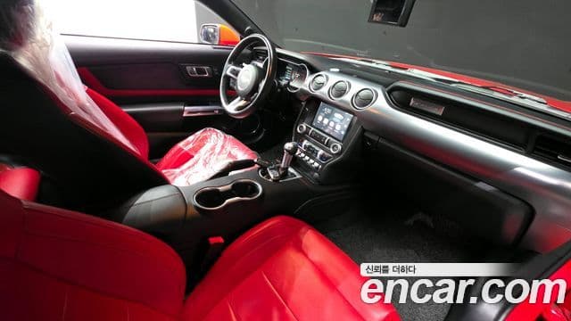 Ford Mustang купе, 2021 7