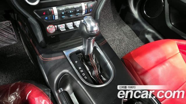 Ford Mustang купе, 2021 9