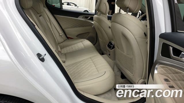 Genesis The / новый New G70, 2025 12