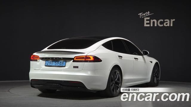 Tesla модель S Plaid, 2023 2