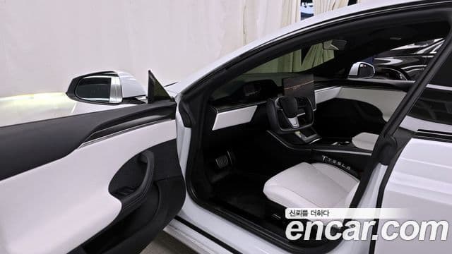 Tesla модель S Plaid, 2023 10