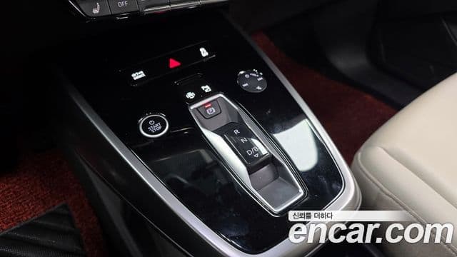 Audi Q4 e-Tron (F4), 2022 9