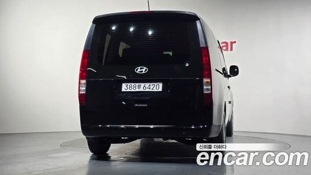 Hyundai Staria Modern, 2025 4