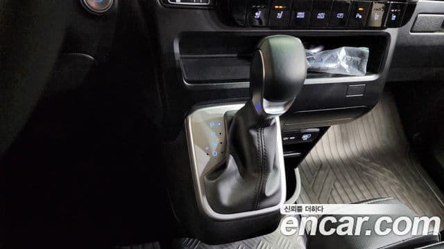 Hyundai Staria Modern, 2025 9