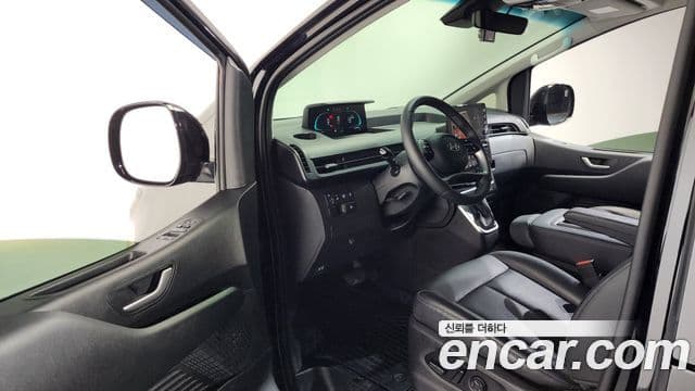 Hyundai Staria Modern, 2025 10