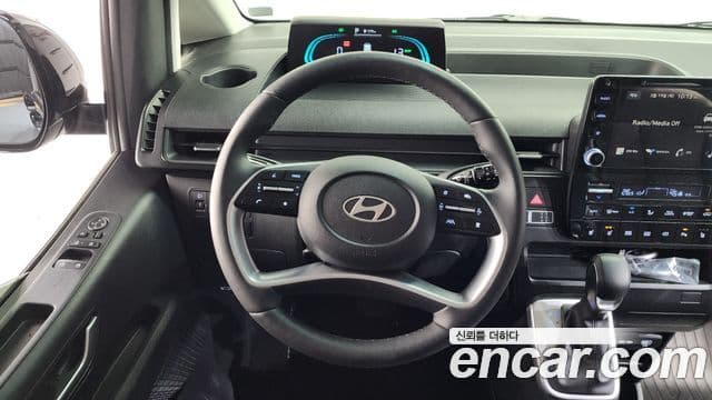 Hyundai Staria Modern, 2025 13