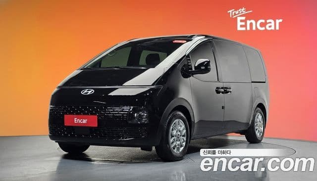 Hyundai Staria Modern, 2025 1