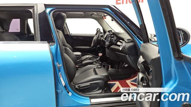 Mini Cooper 3세대, 2015 11