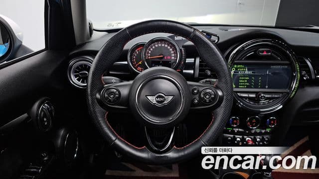 Mini Cooper 3세대, 2015 14