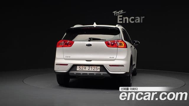 Kia Niro Prestige, 2018 4