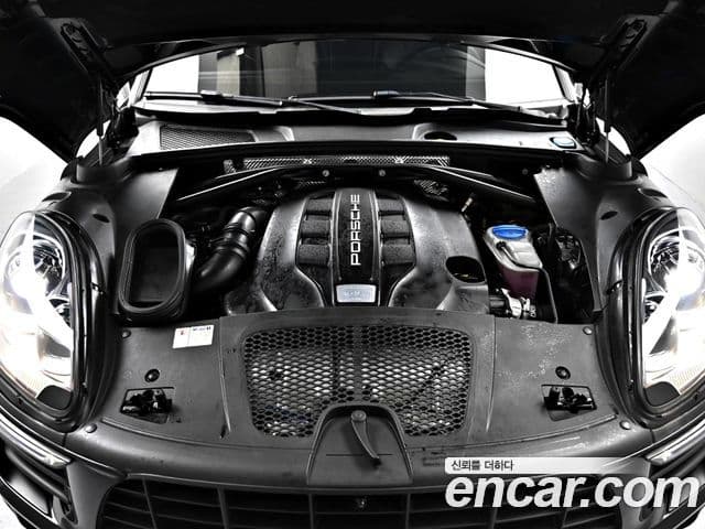 Porsche Macan 95B, 2017 6