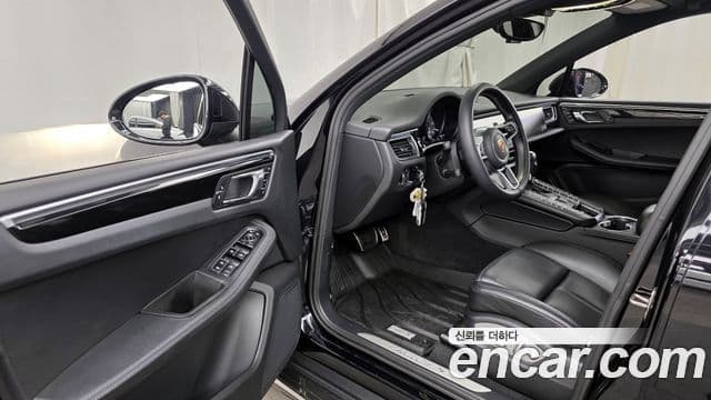 Porsche Macan 95B, 2017 10