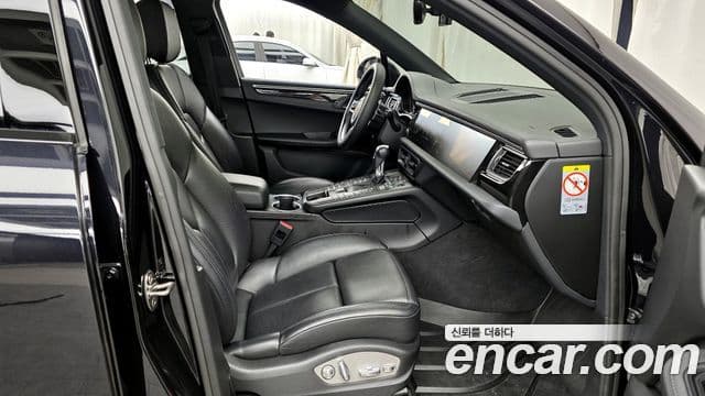 Porsche Macan 95B, 2017 11