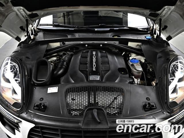 Porsche Macan 95B, 2017 6